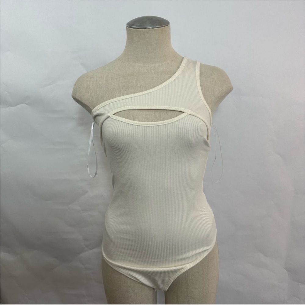 NWT Lulu’s One Shoulder Cut Out Ribbed Bodysuit 094